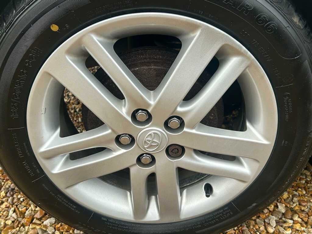 Toyota Verso-S  Silver #7