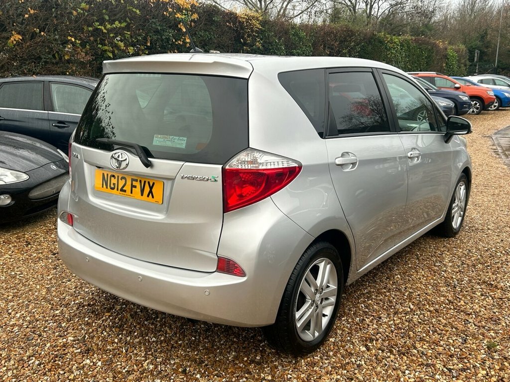 Toyota Verso-S  Silver #6