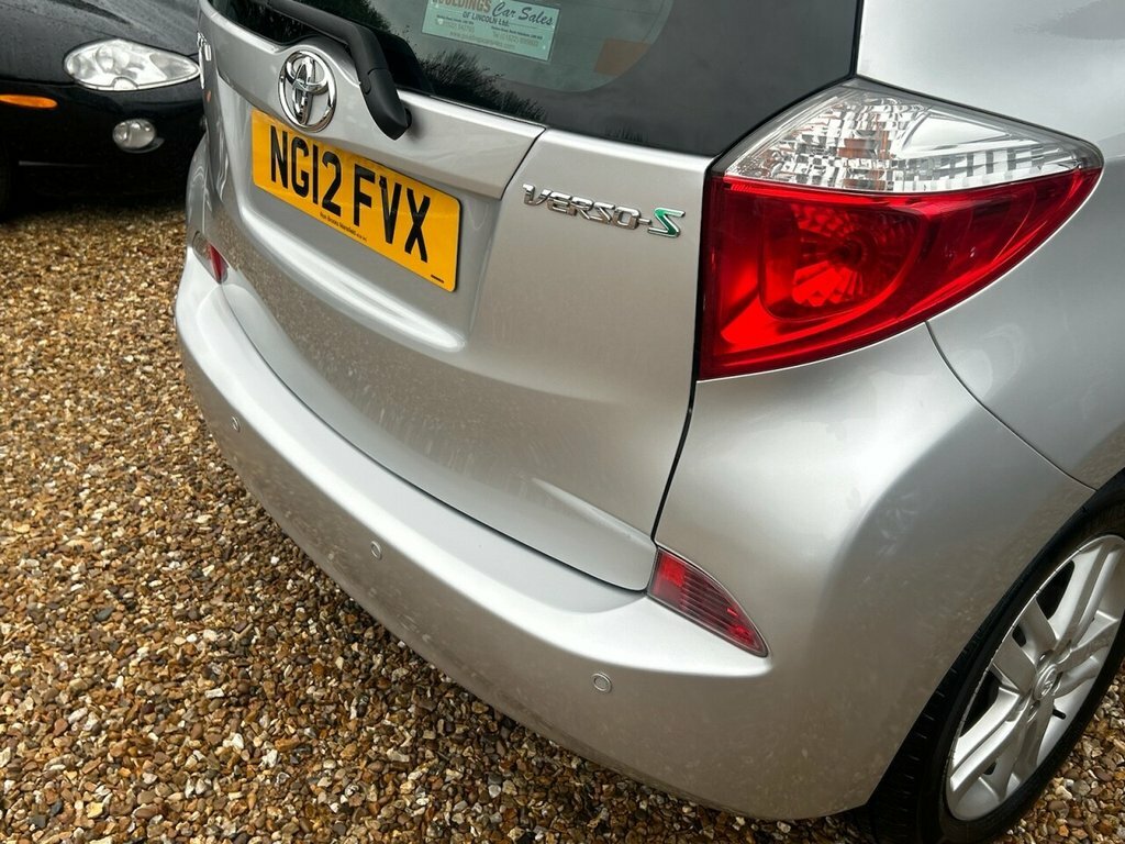Toyota Verso-S  Silver #34