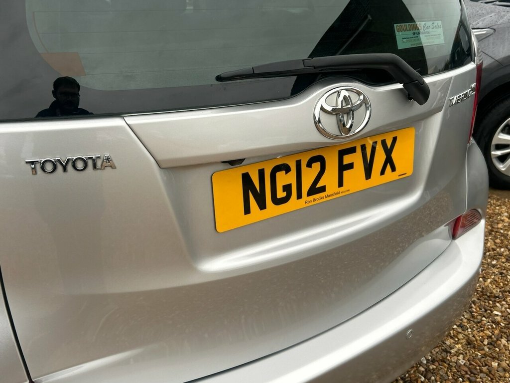 Toyota Verso-S  Silver #32