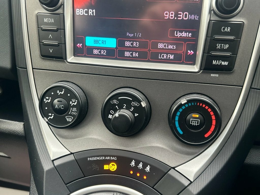 Toyota Verso-S  Silver #18