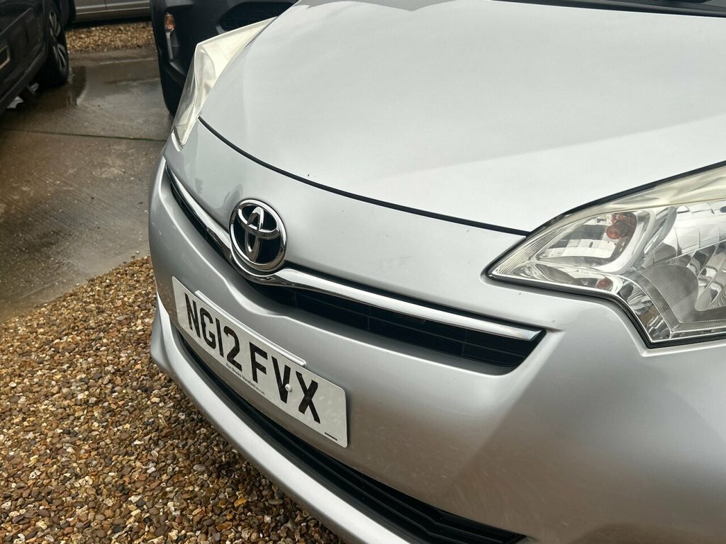 Toyota Verso-S  Silver #25