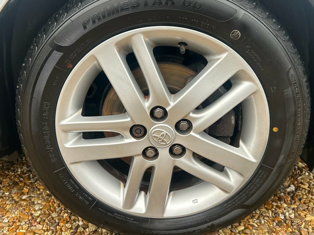 Toyota Verso-S  Silver #38