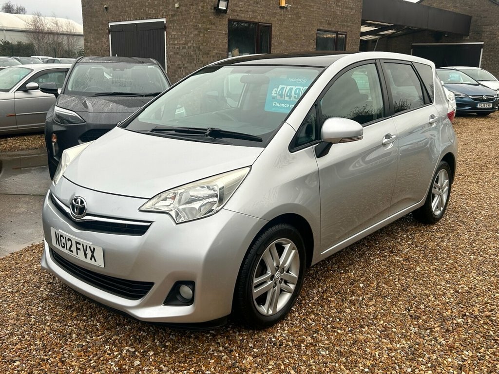 Toyota Verso-S  Silver #3