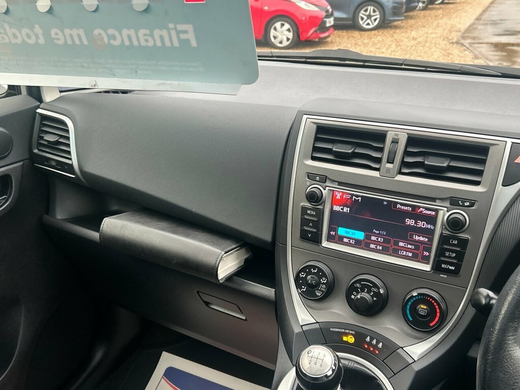 Toyota Verso-S  Silver #15