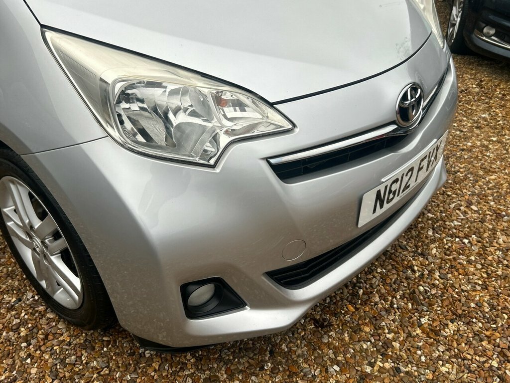 Toyota Verso-S  Silver #23