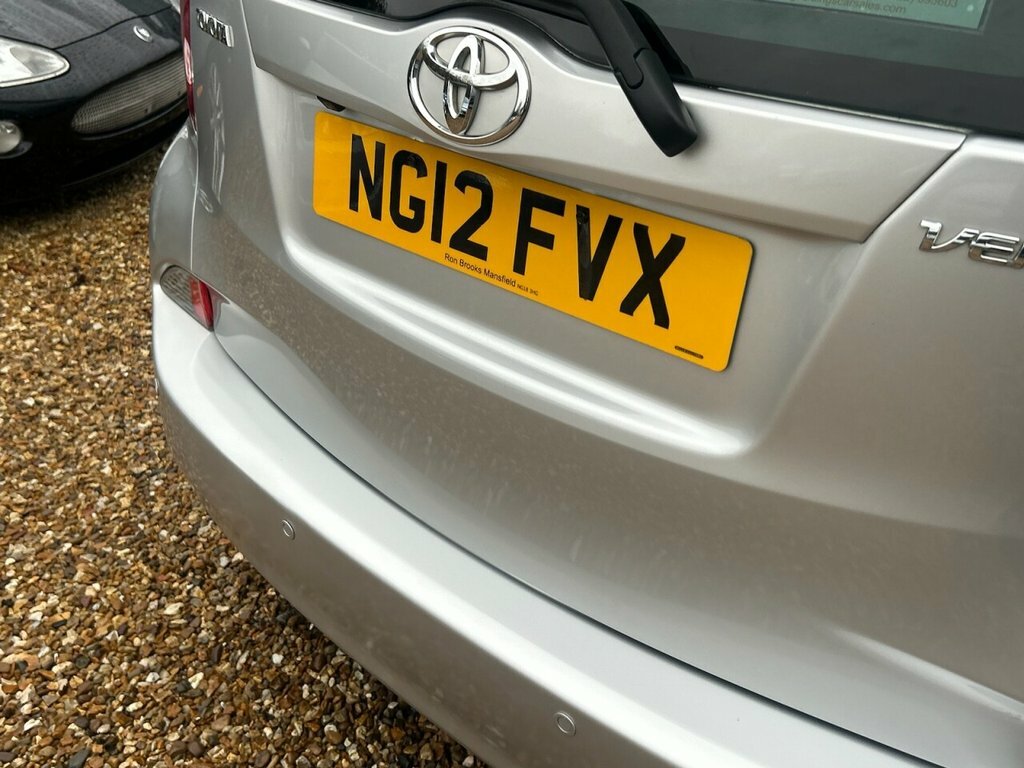 Toyota Verso-S  Silver #33