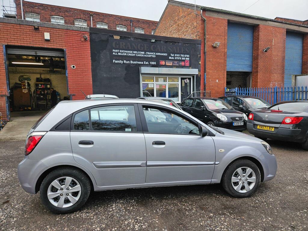 Kia RIO 1.5 Crdi 1 Silver