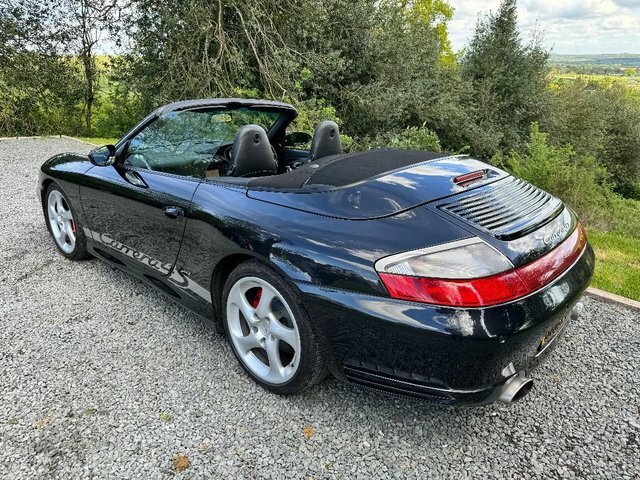 Porsche 911 Carrera 4 S Black