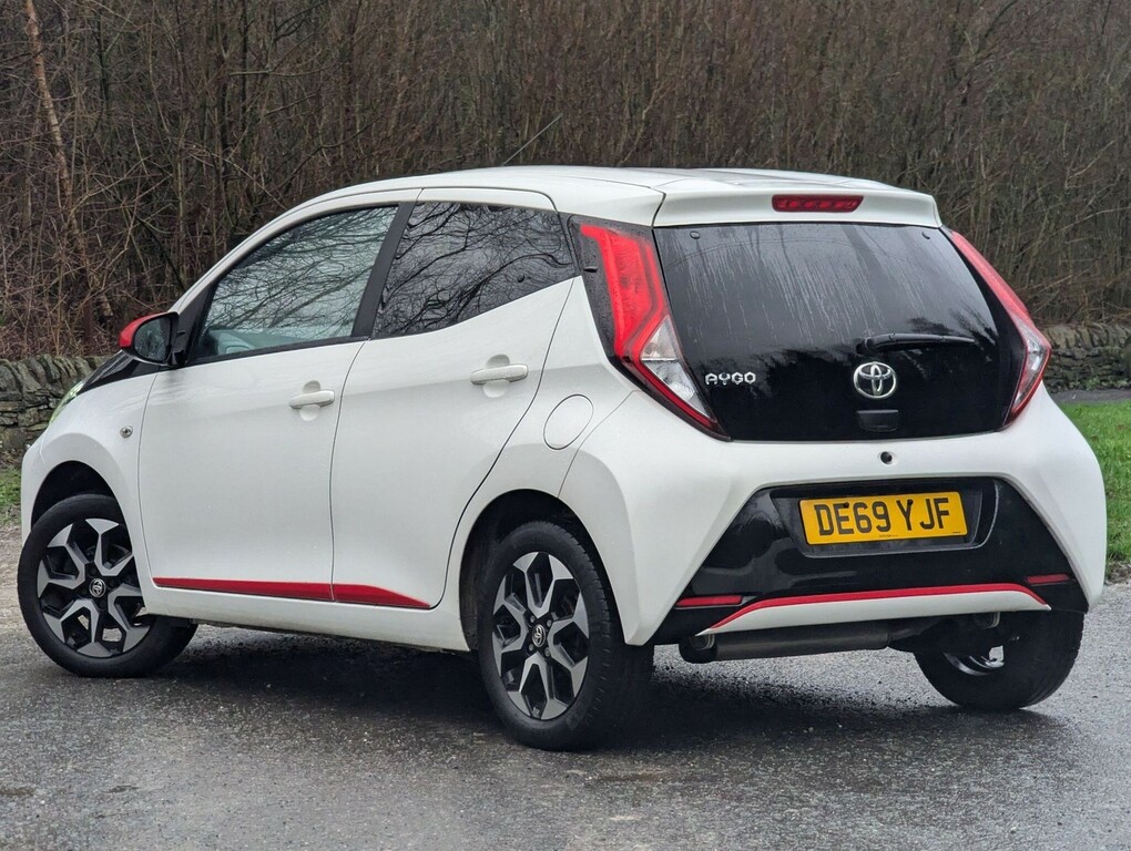 Toyota Aygo 1.0 Vvt-i X-trend Euro 6 DE69YJF White #2