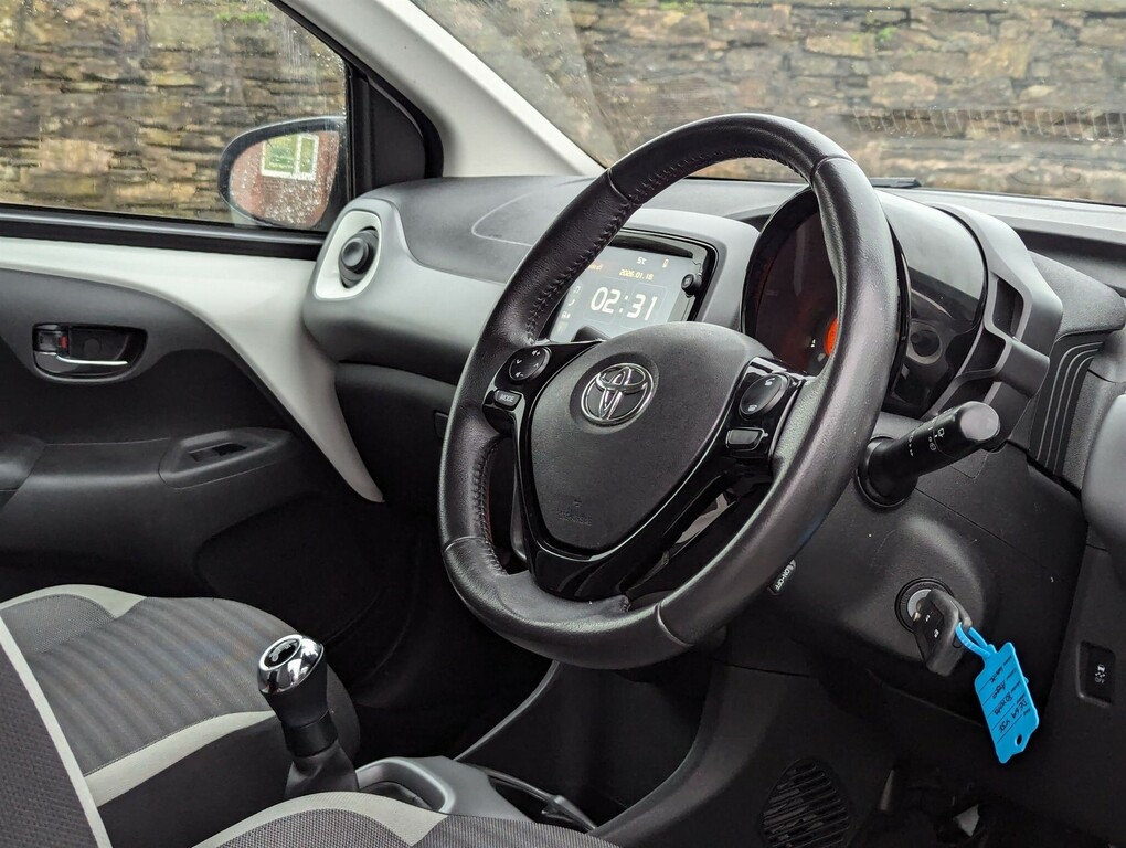 Toyota Aygo 1.0 Vvt-i X-trend Euro 6 DE69YJF White #5