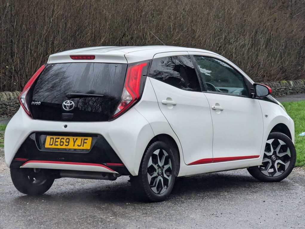 Toyota Aygo 1.0 Vvt-i X-trend Euro 6 DE69YJF White #3