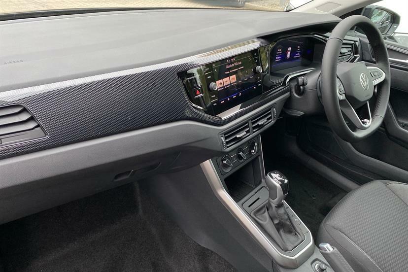 Volkswagen Polo 1.0 Tsi Match Dsg MJ75EJE Black #2