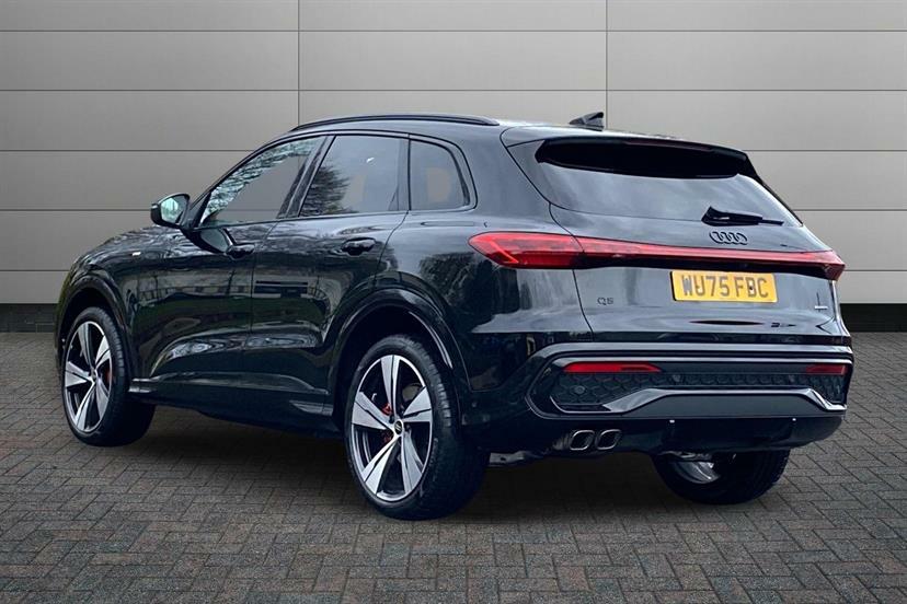 Audi Q5 2.0 Tdi Quattro Edition 1 S Tronic WU75FBC Black #3