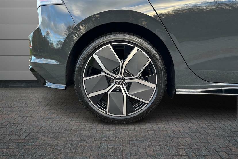 Volkswagen Golf 1.5 Etsi 150 Black Edition Dsg GF75RGV Grey #5