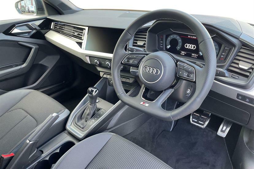 Audi A1 30 Tfsi Black Edition S Tronic EY75UGL White #6