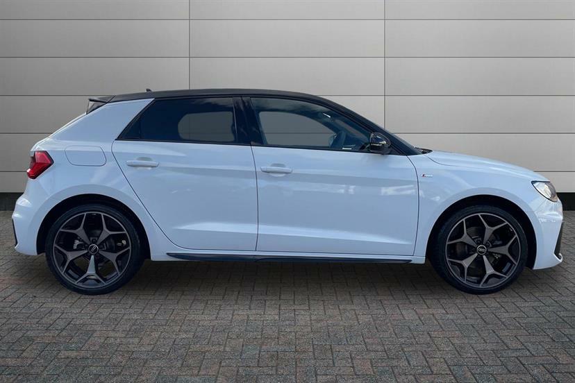 Audi A1 30 Tfsi Black Edition S Tronic EY75UGL White #4