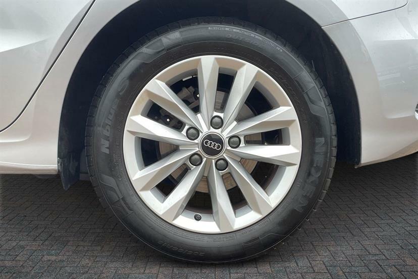 Audi A3 30 Tfsi Technik Silver #5