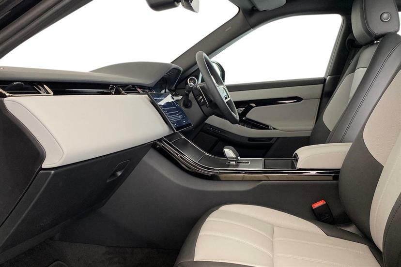 Land Rover Range Rover Evoque 2.0 D200 Edition EO75XVN Black #3