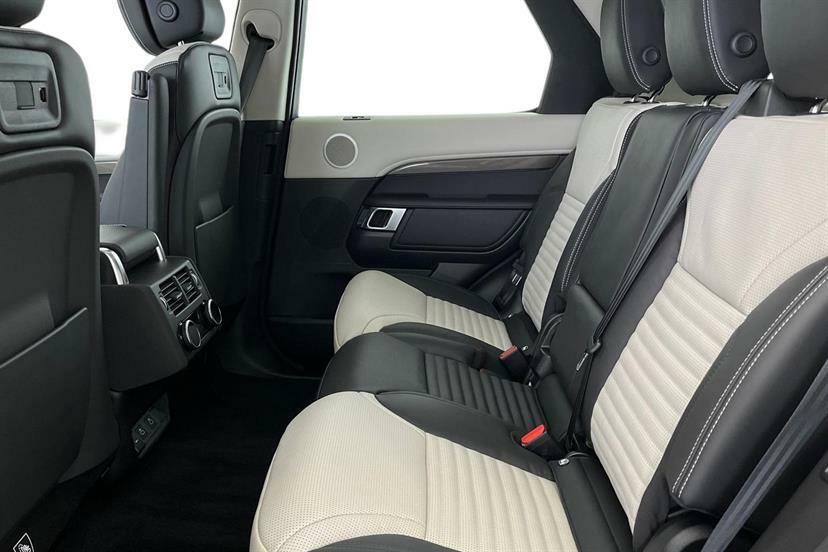 Land Rover Discovery 3.0 D350 Metropolitan Edition LX75HLG Black #4