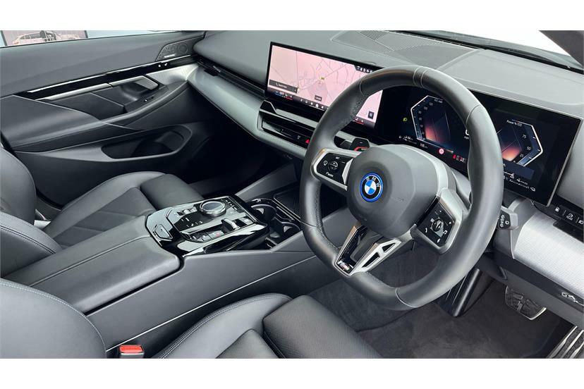 BMW 5 Series 530E M Sport Pro YE25MLV White #6