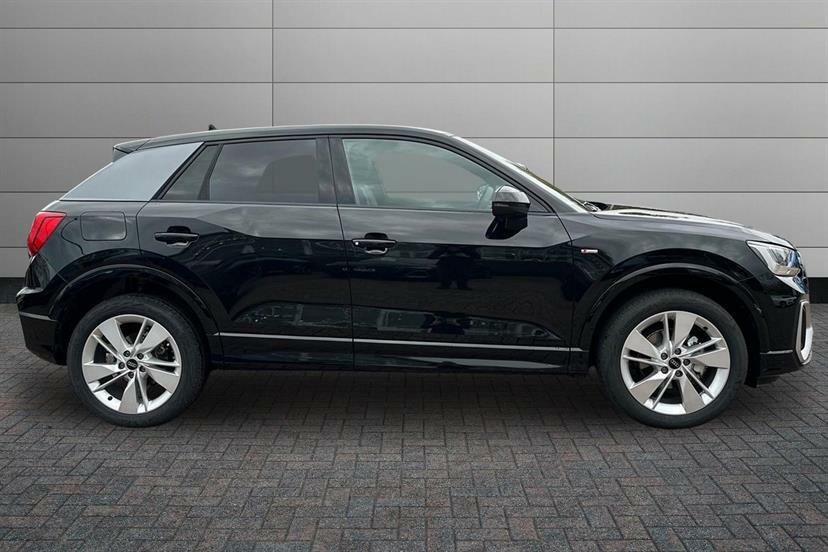 Audi Q2 35 Tfsi S Line S Tronic MT75ENR Black #4