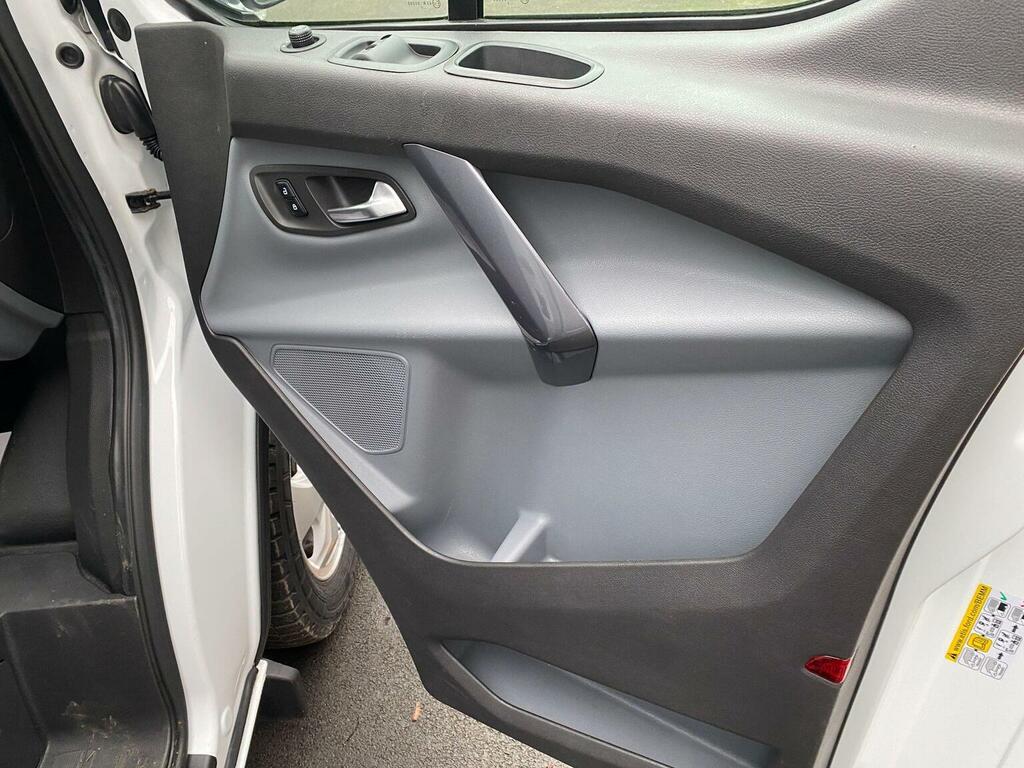 Ford Transit Custom Panel Van 2.0 Tdci 270 Limited L1 H1 201717 YM17VJJ White #6