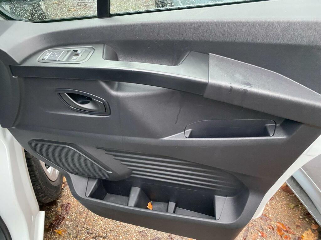 Renault Trafic Panel Van 2.0 Dci Blue Ll30 Business L2 H1 Euro 6 FH22HLZ White #4