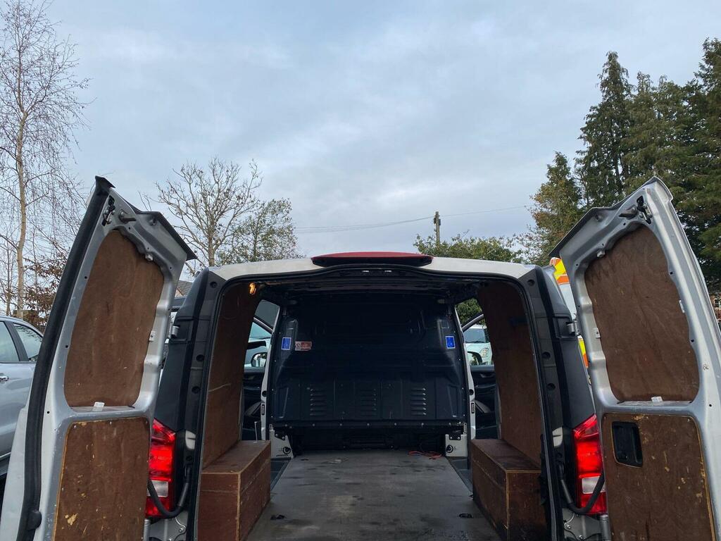 Mercedes-Benz Vito Panel Van 2.1 114 Cdi Bluetec Rwd L2 Euro 6 6Dr 2 Silver #6