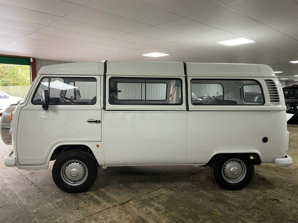 Volkswagen Campervan Van 201463 White #4