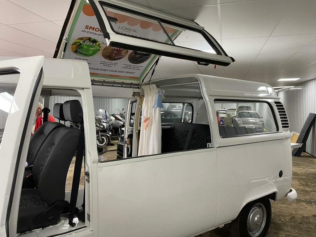Volkswagen Campervan Van 201463 White #2