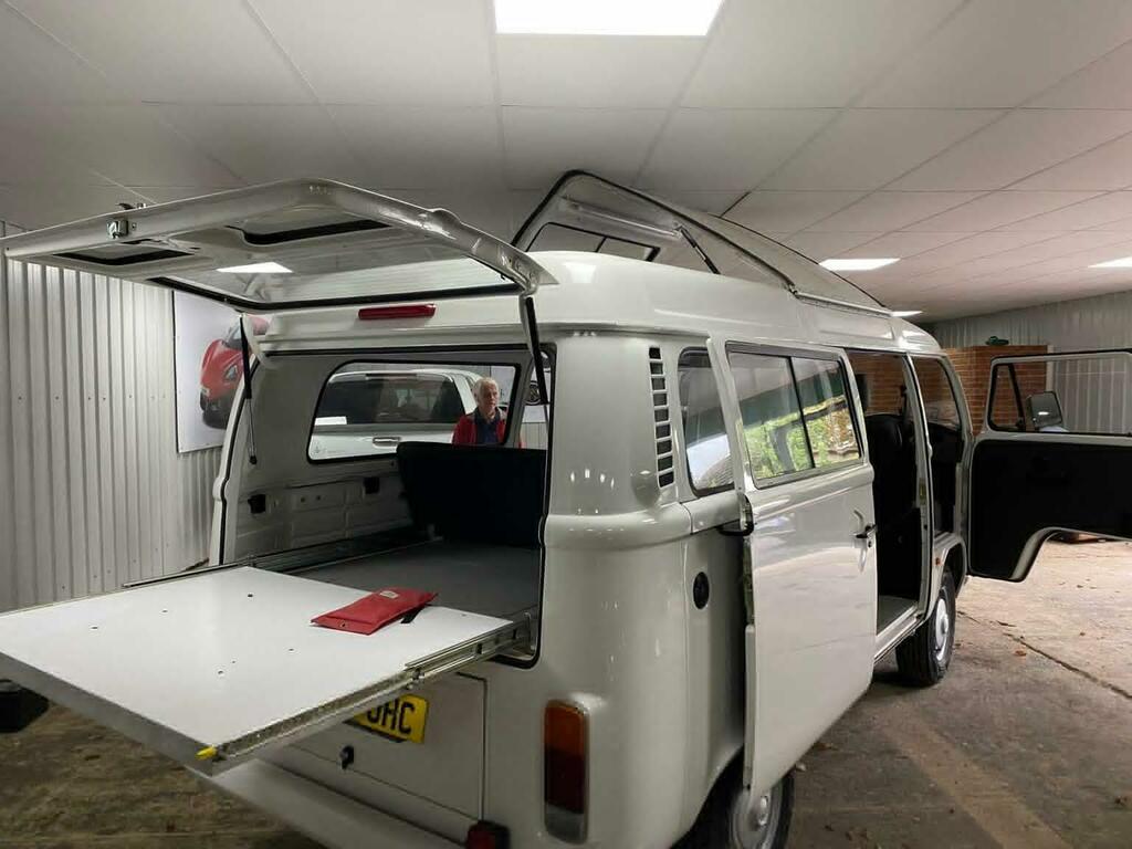 Volkswagen Campervan Van 201463 White