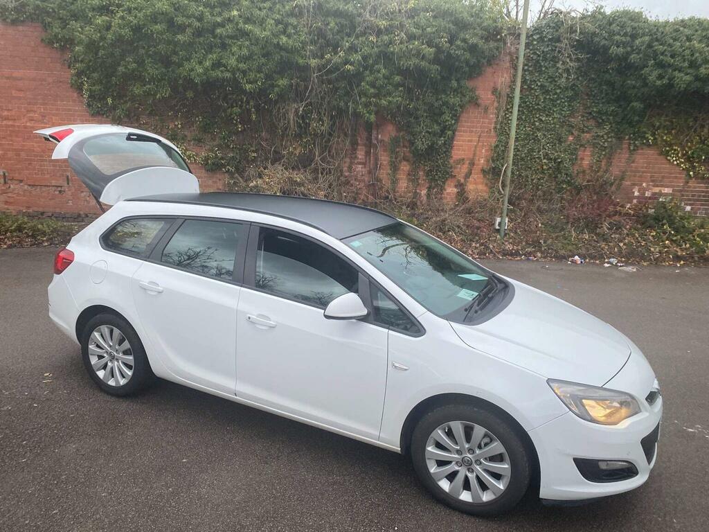 Vauxhall Astra Estate 1.6 Cdti Blueinjection Design Sports Tourer BX66JFY #2