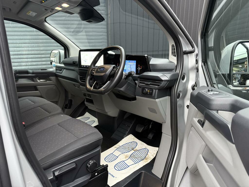 Ford Transit Custom 136Ps 320 65Kwh Limited Panel Van Aut LY74AWA Silver #2