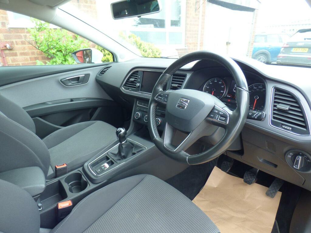 Seat Leon Hatchback 1.5 Tsi Evo Se Dynamic 5-Door 2 Owners F YA69UCO White #3