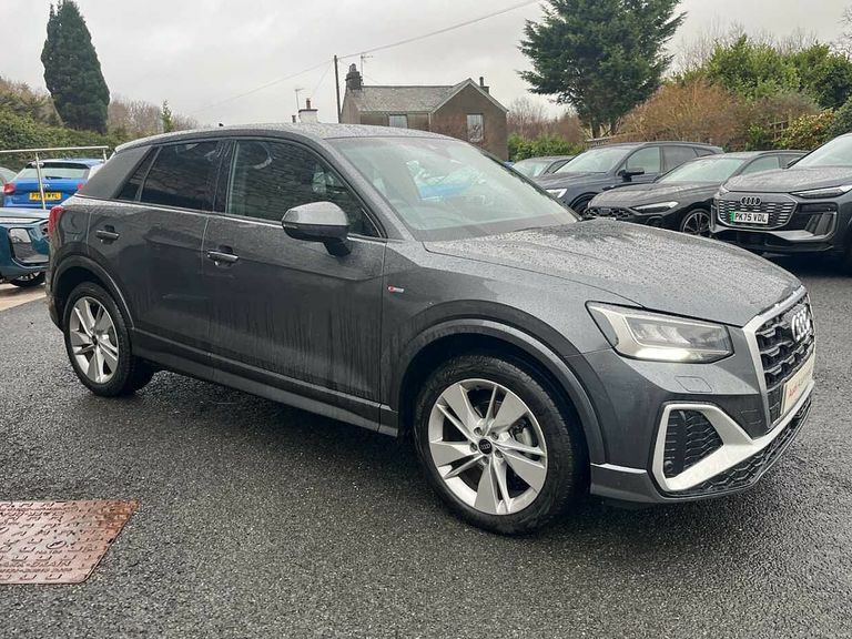 Audi Q2 S Line 30 Tfsi 116 Ps 6-Speed Grey