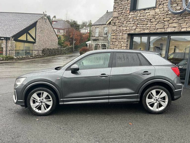 Audi Q2 S Line 30 Tfsi 116 Ps 6-Speed PE75ZHH Grey #4