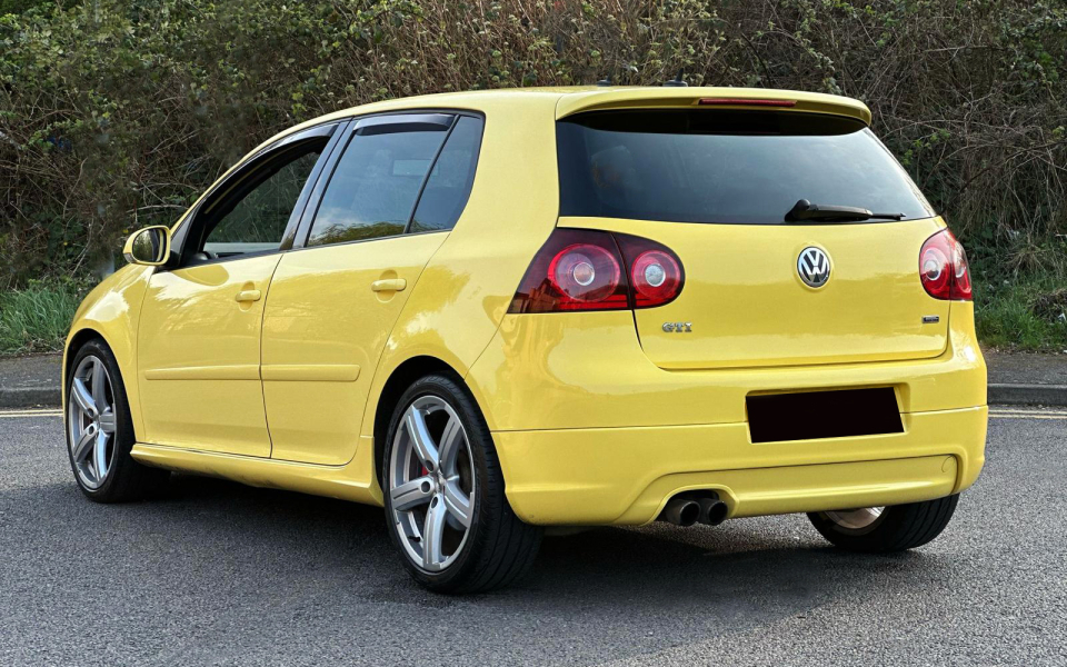 Volkswagen Golf Petrol Yellow #2