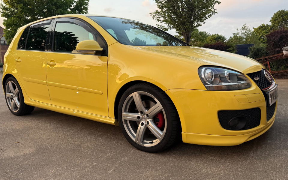 Volkswagen Golf Petrol Yellow