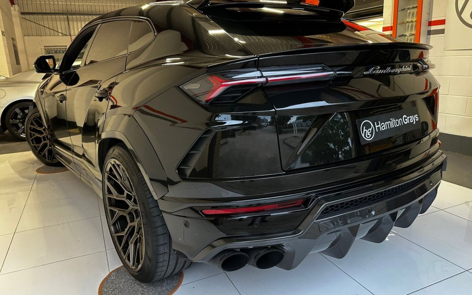Lamborghini Urus Petrol #2