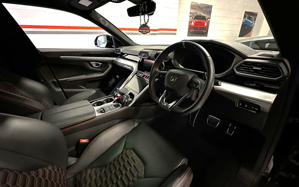 Lamborghini Urus Petrol #3