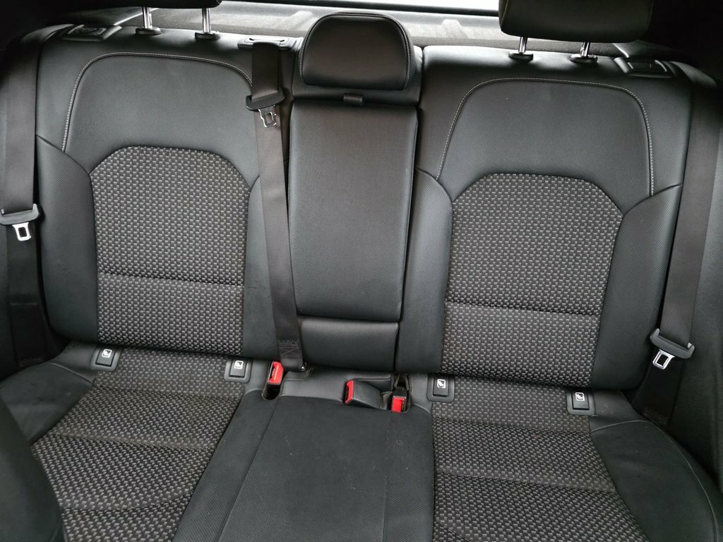 Kia Xceed 1L 3 GV69PXS Silver #4