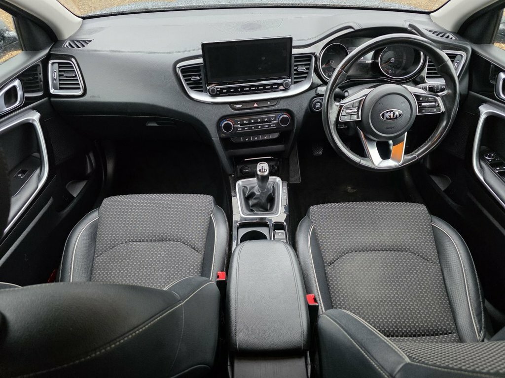 Kia Xceed 1L 3 GV69PXS Silver #3