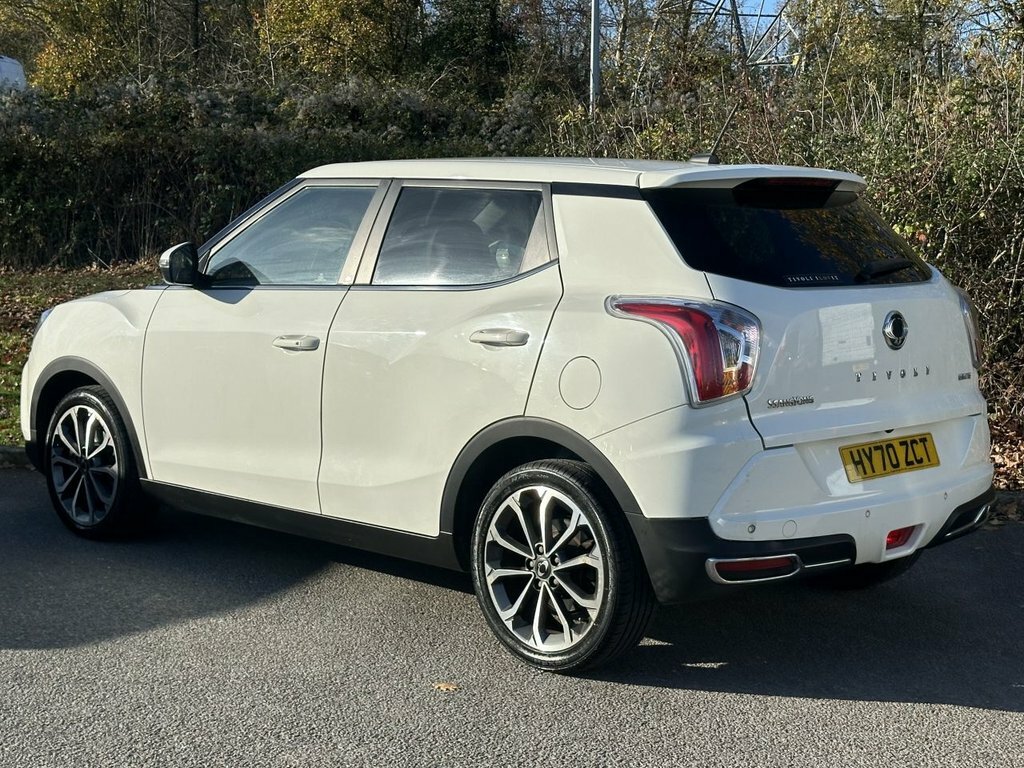 SsangYong Tivoli 1.6L Ultimate White #3