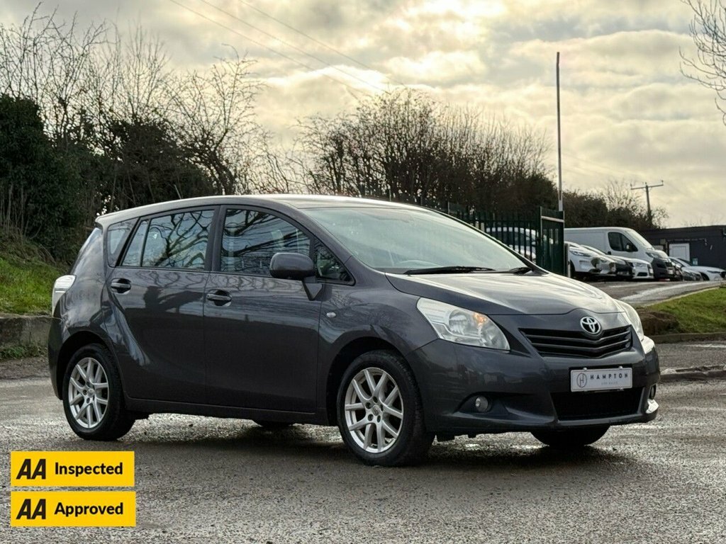 Toyota Verso Mpv Grey