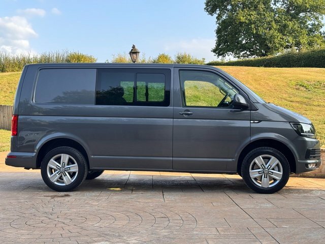 Volkswagen Transporter 2019 2.0 Bitdi T32 Highline Kombi Double Cab D NJ69HDA Grey #3