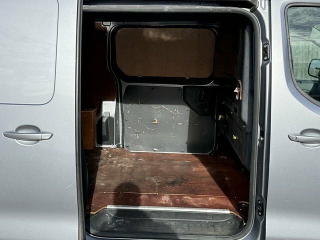 Vauxhall Vivaro 1.5 Turbo D 2700 Sportive Panel Van Man Grey #5