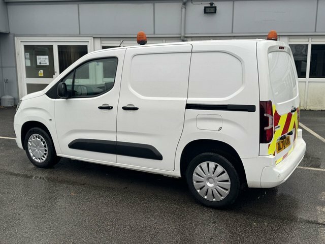 Vauxhall Combo 1.6 Turbo D 2300 Sportive Panel Van Man DL70KXK White #4