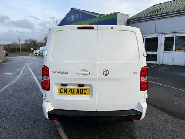 Vauxhall Vivaro 1.5 Turbo D 2900 Sportive Panel Van Man CN70AOC White #3