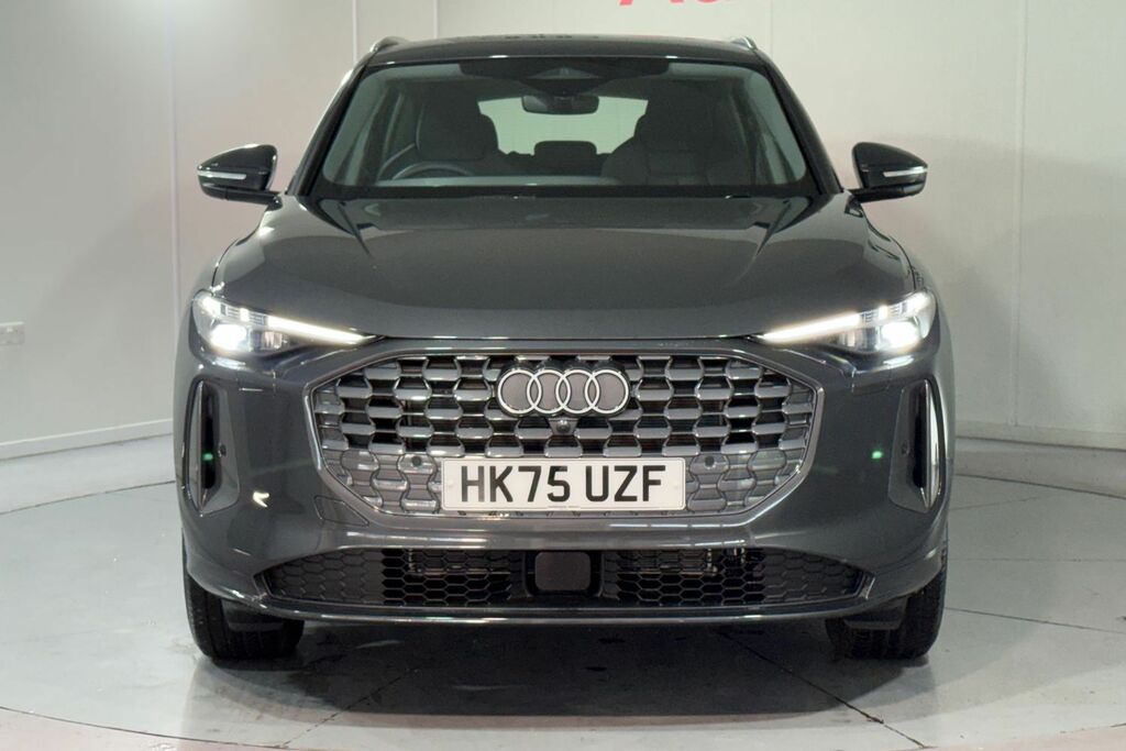 Audi Q5 Sport Black #6